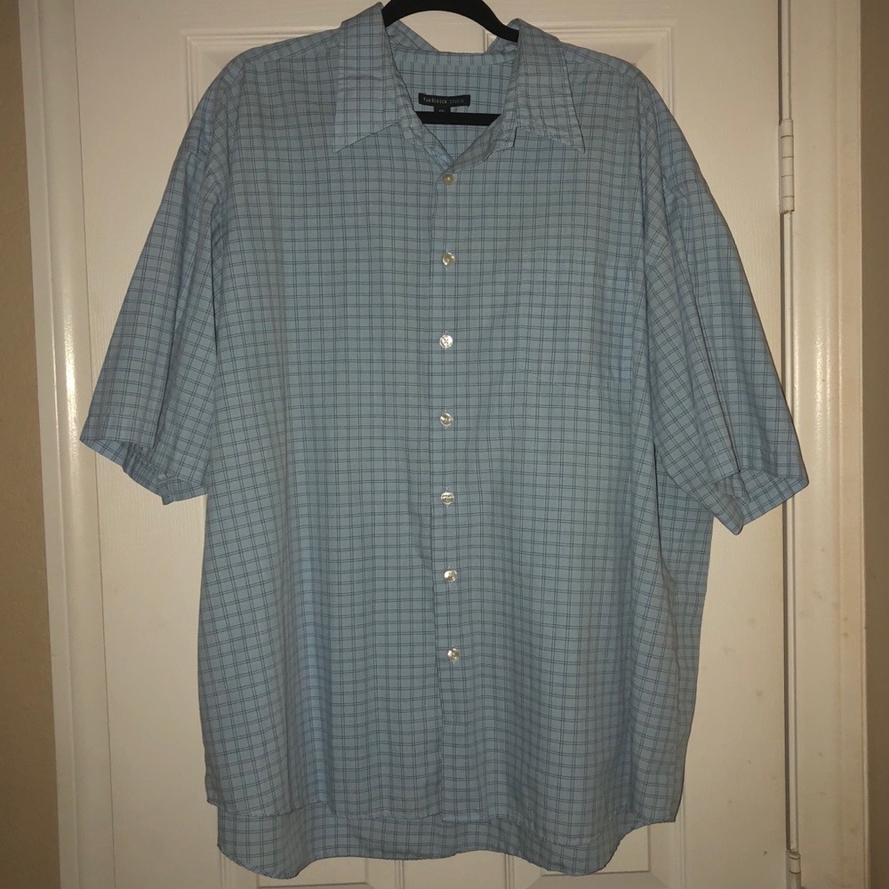 Van Heusen men’s dress shirt
